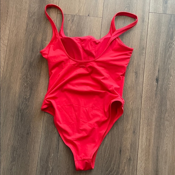 NEW Vuori Encinitas One Piece Swimsuit- Large - Picture 6 of 7